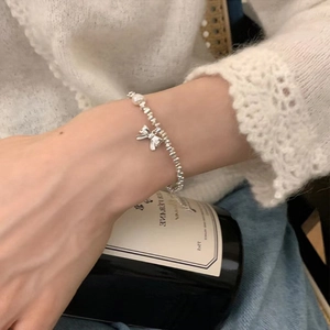 Elegant Bow Artificial Pearl Bracelet Silver Plated Copper Irregular Beads Sweet Minimalist Hand Jewelry For Women Adjustable