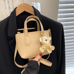 Women Mini Tote Crossbody Bag Lychee Texture PU Leather Handbag With Cute Bear Charm Minimalist Daily Purse