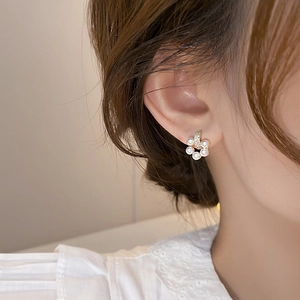 Boucles D'oreilles Fleurs Élégantes Künstliche Perle Zircon Cuivre Avec Tige En Argent Sterling 925 Pour Femmes Bijoux Mode