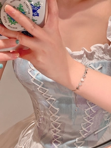 Bracelet ajustable en argent avec cœurs en pierre œil de chat et zircons brillants