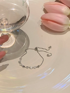 Bracelet cœur ajustable élégant avec pierres œil-de-chat et oxydes de zirconium brillants