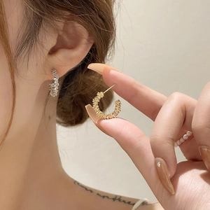 Irregular C-Shaped Stud Earrings With 925 Sterling Silver Earring Post Copper Crushed Silver Texture Elegant For Women