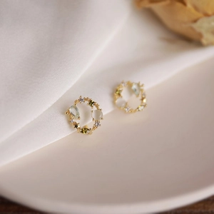 Exquisite cat eye stone floral wreath clip-on earrings with colorful zircon in gold finish