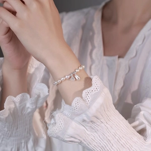 Elegantes Süßwasserperlen Armband Mit Kupfer Lotusanhänger Französischer Vintage Stil Schmuck Für Damen