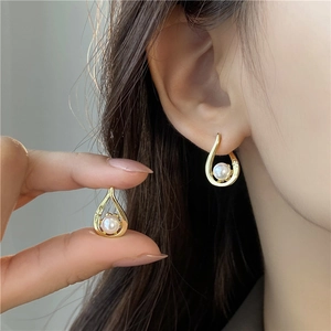 Spiral Hollow Artificial Pearl Stud Earrings Gold Plated Copper Teardrop Elegant Fashion Jewelry For Women