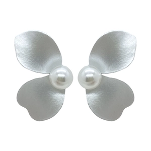 S925 silver white matte petal pearl earrings with minimalist French vintage design style