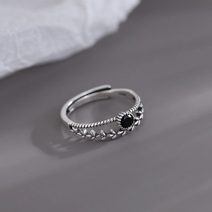 Double-layer wheat ear ring in S925 silver featuring a round black gemstone centerpiece