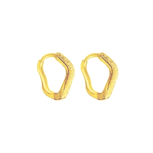 Minimalist S925 silver wavy hoop earrings with matte and polished gold finish
