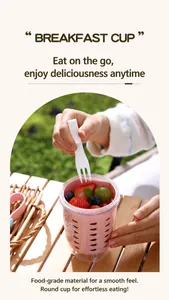 Rosa Frühstücksbecher mit Gabel und Tragegriff für Picknicks und gesundes Essen