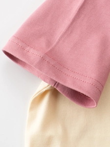 T-shirts en coton rose et beige pour filles avec double surpiqûre aux poignets