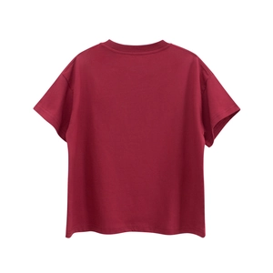 Vista posteriore della maglietta bordeaux per bambini in maglia di cotone