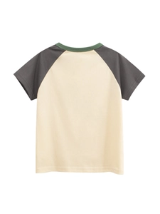 Girls raglan sleeve t-shirt with contrast colors and round neck for casual summer wear