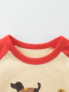 Mädchen Baumwoll T-Shirt mit Raglanärmeln, süßem Hundemotiv und rotem Rundhals