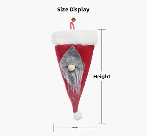 Pantalla de tamaño de la funda de cubiertos navideña de gnomo rojo con dimensiones
