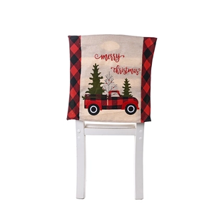 Weihnachts-Stuhlbezug Deko mit rotem Karomuster-LKW und Merry Christmas Stickerei
