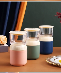 Trois tasses à petit-déjeuner double couche avec compartiment transparent pour yaourt et céréales