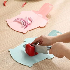 Portable animal shaped folding cutting board for kitchen and outdoor travel use
