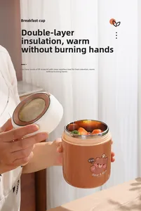 Gros plan d'un bol à soupe isotherme en acier 304 avec motifs d'ours mignons