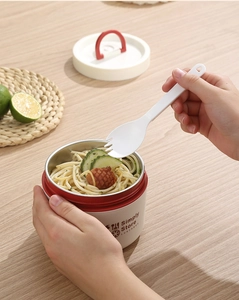 Détail de la boîte à lunch en acier inoxydable 304 avec couvercle et cuillère incluse