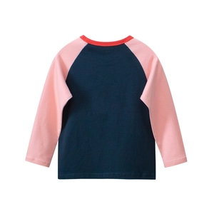 Vue arrière d'un T-shirt à manches longues pour enfants, corps bleu marine et manches roses