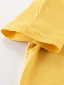 Short-sleeve yellow cotton children's T-shirt featuring high-quality double-needle stitching