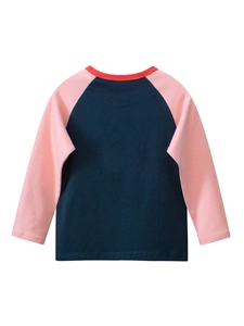 T-shirt manches longues enfant raglan bleu marine et rose sur fond blanc pur