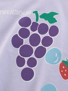 Lila Kurzarm-T-Shirt für Kinder mit köstlichem Fruchtaufdruck auf Strickstoff