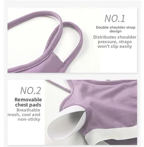 Detail van paarse yoga top met dubbele bandjes, ademend mesh en uitneembare vullingen