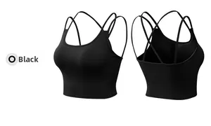 Detail van zwarte yoga tanktop met gekruiste bandjes en sneldrogend materiaal