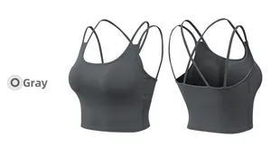 Gedetailleerd voor- en achteraanzicht van de grijze yoga-tanktop met gekruiste bandjes