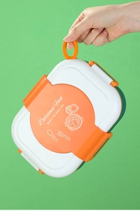 Close-up of portable 304 stainless steel lunch box with convenient ring handle and side locks