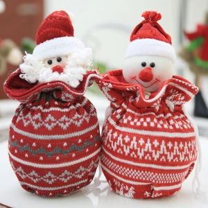 Gestrickte Weihnachtsgeschenkbeutel mit Weihnachtsmann, Schneemann und Schneeflocken