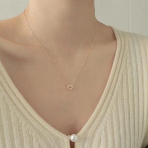 Elegante goldene S925 Silberkette mit hohlem Herzanhänger und Zirkonia-Besatz für Damen