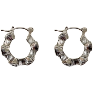S925 sterling silver hoop earrings with vintage wavy pleated texture and huggie closure