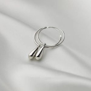Élégantes boucles d'oreilles créoles S925 argent avec pendentifs goutte sur soie