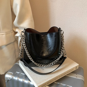 Women Vintage PU Leather Bucket Bag With Silver Chain Strap Large Capacity Shoulder Crossbody Bag For Daily Commute Work
