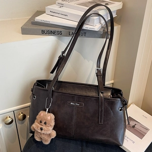 Sac à Épaule Vintage en Similicuir pour Femmes Sac Cabas Minimaliste Avec Pendentif Ours en Peluche Grande Capacité Sac à Main Décontracté