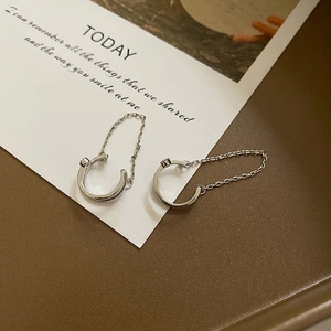 Minimalistische S925 Silber Doppel-Ohrklemme mit elegantem Kettenfransen-Design