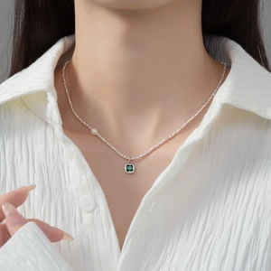 Collana In Rame Con Pietra Preziosa Verde Quadrata E Ciondolo In Perla Artificial Sintetica Elegante Collana Con Perline Argentate Irregolari