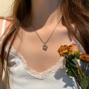 Collier Pendentif Fleur Zircon Rose Cuivre Creux Floral Chaîne Serpent Doux Cool Bijoux Minimalistes Pour Femmes