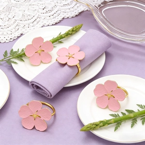 Portatovagliolo a forma di fiore rosa a cinque petali con anello in oro metallo