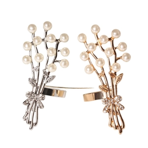 Eleganti portatovaglioli floreali oro e argento con perle e strass per la tavola