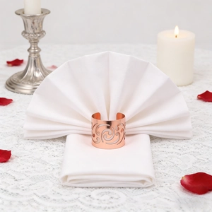 Rose gold μεταλλικό δαχτυλίδι χαρτοπετσέτας με σχέδιο για κομψή διακόσμηση τραπεζιού