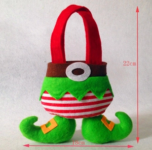 Detailed view of elf Christmas candy bag with 22x18cm size annotations for gifting