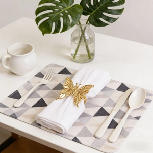 Rond de serviette papillon doré élégant en métal poli pour décoration de table