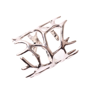 Polished silver coral-style napkin ring featuring an intricate hollow branch design