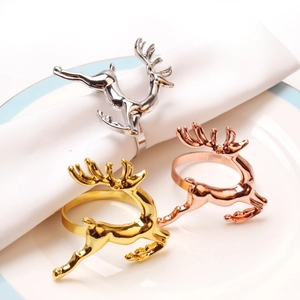 Ronds de serviette renne de Noël en or, argent et or rose pour décor de table festive