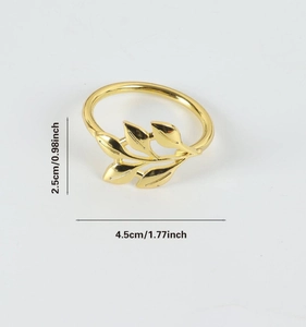 Detailed dimensions of the gold leaf napkin ring showing 4.5cm diameter and 2.5cm height