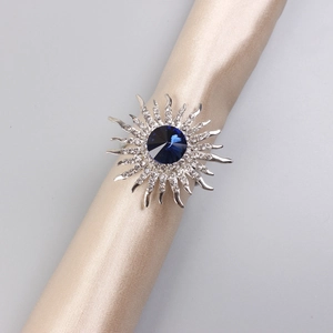 Sparkling dark blue sunflower napkin ring with silver plating and rhinestone details