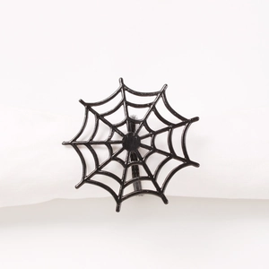 Halloween Serviettenring schwarzes Spinnennetz glänzend auf weißer Stoffserviette